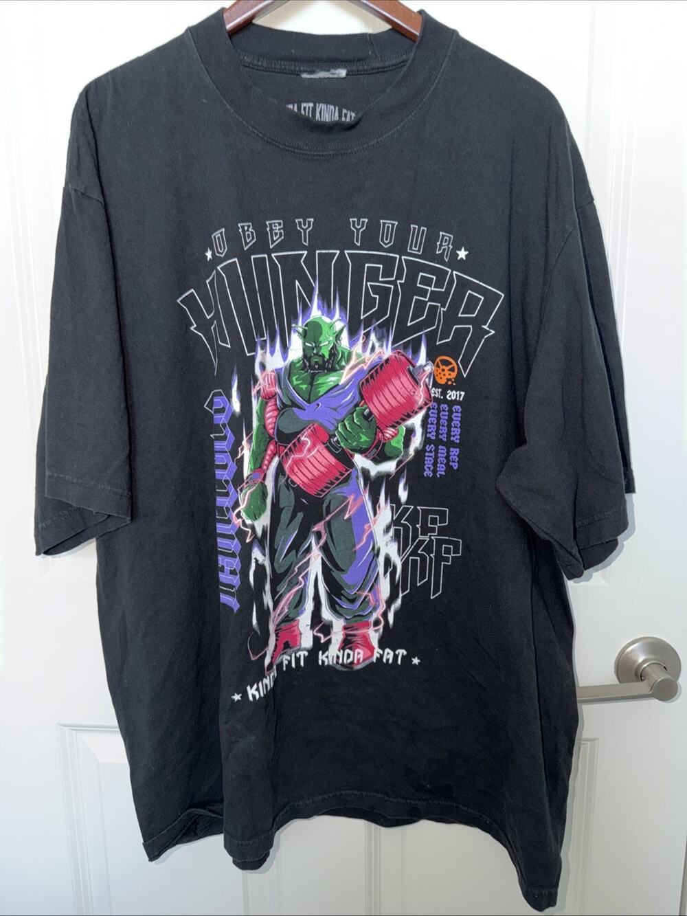 T-Shirt Size XL Black Kinda Fit Kinda Fat Graphic Tee